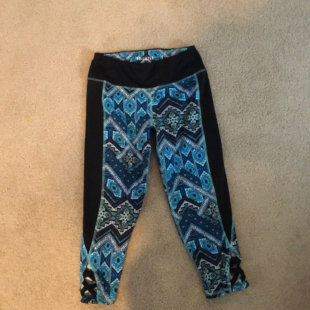 Cropped Hollister leggings